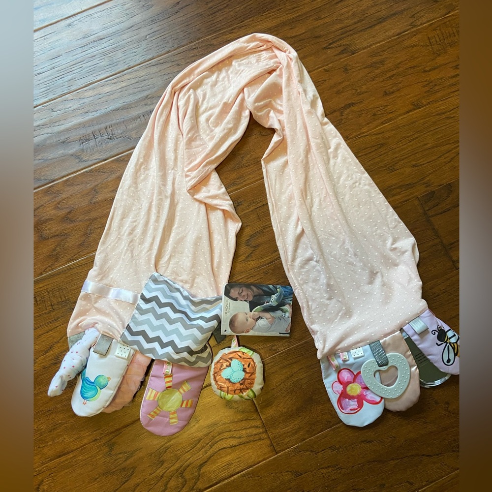 Activity scarf for moms with little babies